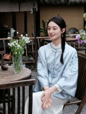 盛唐牡丹 |吉祥宝瓶团纹对襟外套-月白蓝