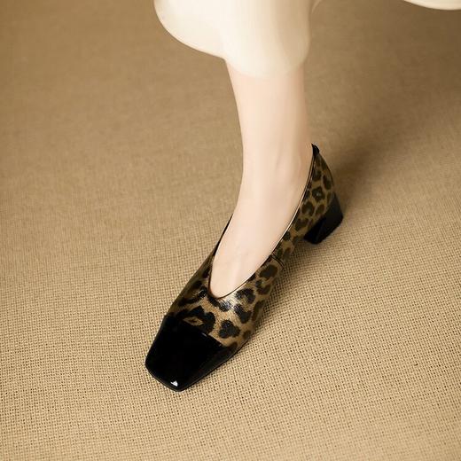 【预售5天】春季新款方头浅口粗跟豹纹拼接低跟平底单鞋MBJR&6856 商品图4