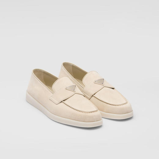 PRADA 普拉达 男士珐琅金属三角徽标绒面革乐福鞋 米色 2DG124 103 F0F24 商品图0