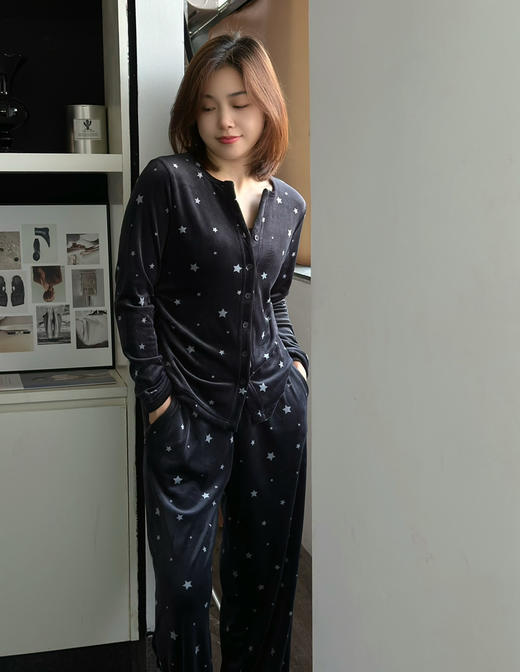 把繁星穿身上！双面超细水晶绒家居服 小领双侧首要设计更显瘦 糯叽叽软绵绵 亲肤温暖 商品图1
