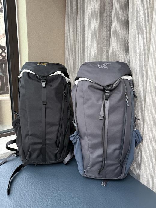 点此购买 始祖鸟轻装上阵Mantis 20升多功能双肩包 xj 311276 商品图0