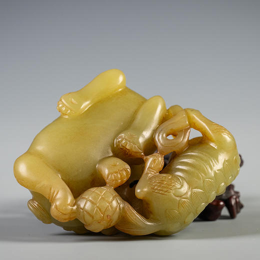 清 玉雕狮子滚绣球摆件（红木座） 商品图4