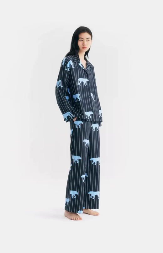 情侣款天丝棉长袖/短袖家居服 黑底蓝纹优雅豹子睡衣套装 商品图2