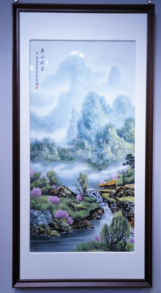 新彩《春水流香》瓷板 商品图0