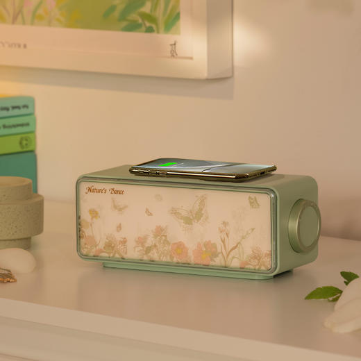 大英博物馆 博物志系列 蝴蝶 白噪音蓝牙音响 无线充氛围灯 商品图2