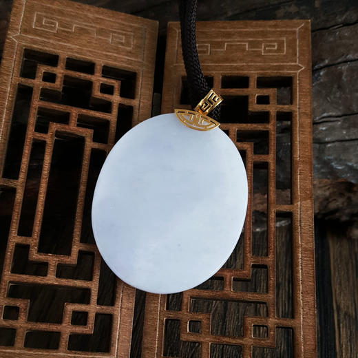 【天然正品】AU750黄金镶天然糯种平安无事牌紫罗兰翡翠吊坠59.1*40.8*5.2MM（皆取最大值）中性款现售价：2380！070325AH36 商品图7