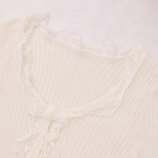 西遇蕾丝边针织开衫女新款坑条米白色v领短款长袖上衣D0050409 商品图5