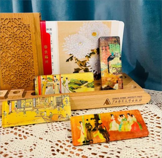 【前五十名加赠卡片套装】女性图书文创盲盒 女性力量  冰箱贴 广西师范大学出版社 商品图1