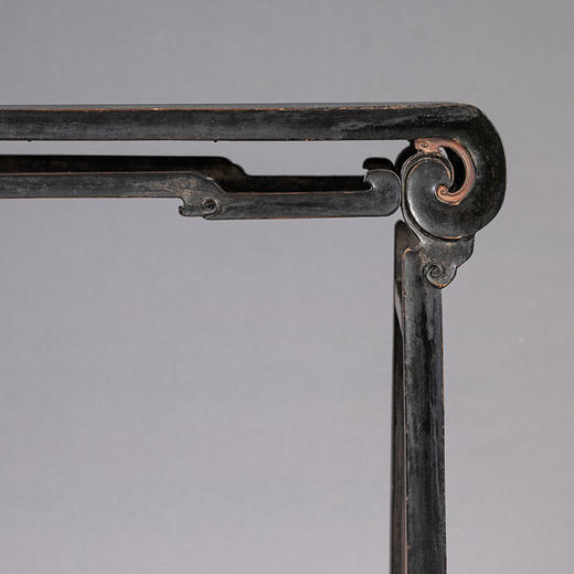 清 大漆云纹书卷式香案 商品图1