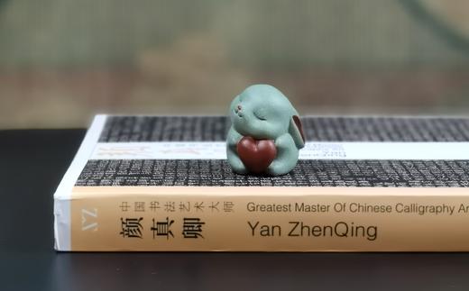 《中国书法艺术大师：颜真卿》，8开平装，铜版彩印，曾翔著，河北美术出版社2009年一版一印，312页，定价180，售价70元。品相95成。 商品图2