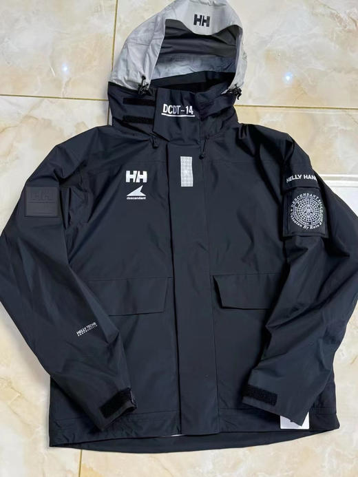 正品日版海丽汉森联名款冲锋衣，超级重工，硬件堆满
尺码 S-XXL 商品图5