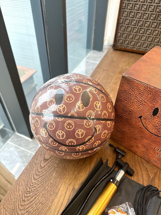 【收藏级】 顶级原单，Sm*iley 威登老花~出口高端篮球！ 商品图4