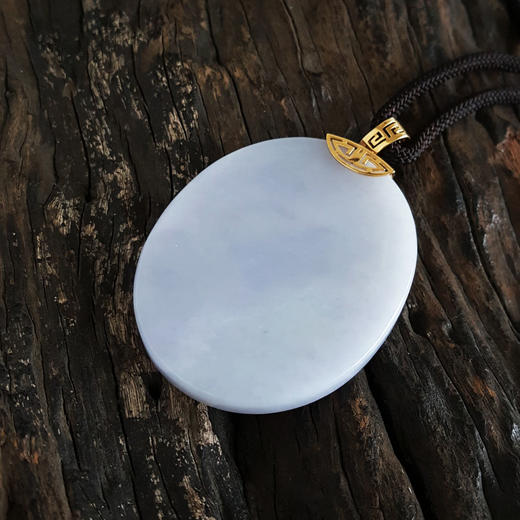 【天然正品】AU750黄金镶天然糯种平安无事牌紫罗兰翡翠吊坠59.1*40.8*5.2MM（皆取最大值）中性款现售价：2380！070325AH36 商品图3