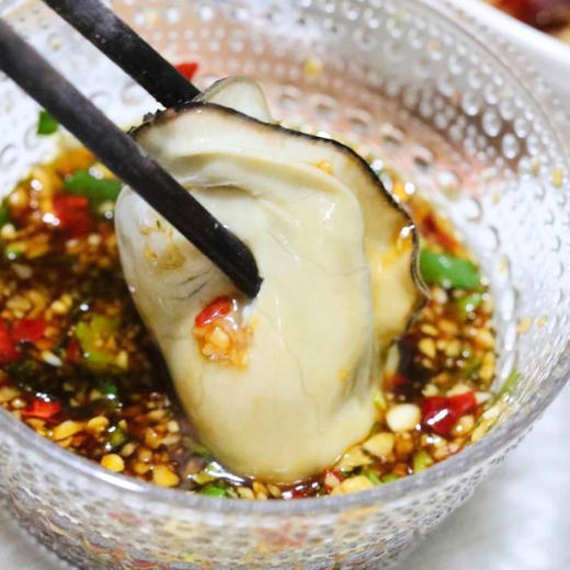 【鲜活捕捞，山东威海乳山发货】5XL乳山生蚝   送开蚝器，调料包 商品图6