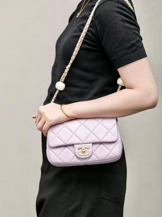 香奈儿24s春夏双珍珠大𝖬𝗂𝗇𝗂淡紫色（HH） 商品图4