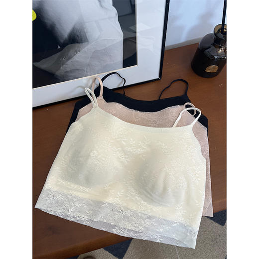 免穿文胸 蕾丝无痕贴合吊带 细腻柔软质感 半固定贴合设计 稳固承托 可调节肩带 商品图1