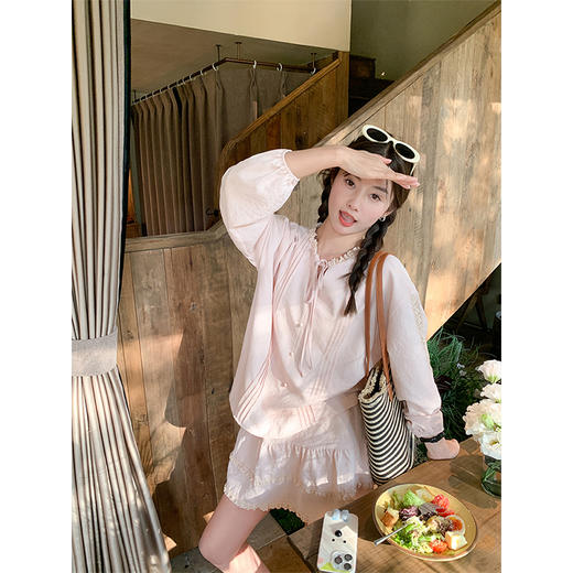 <曾小咸推荐>甜美粉色系带圆领衬衫短裙套装 商品图0