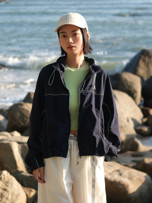 【品牌直发-福利特惠】ACMEITEM爱棵米 户外亲子防泼水骑行外套立领防晒宽松休闲上衣女GAG3210957A /GAG3210994A 商品图2