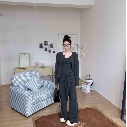 2025新品  软软同款【纸片人套装】气质休闲设计感ins风纯欲辣妹时尚套装 商品图0