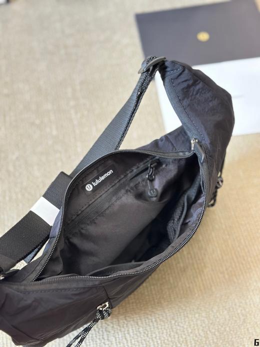 lululemon Slouchy斜跨运动牛角包 6L/13L  太好看啦 复古时髦又大气 （MT） 商品图12