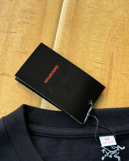 点此购买 始祖鸟春秋季男女款运动休闲长袖打底衫 LL 311245 商品图13