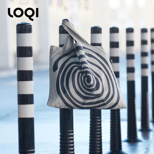 德国LOQI  女性艺术家万用环保袋 再生环保材料 单肩可折叠 旅行大容量 防泼水 超轻50g可承重40斤 商品图5