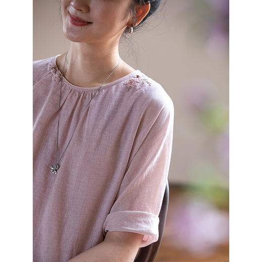 牧衣游原创100支精细新疆棉手工刺绣炒色套头衫轻薄复古上衣 梅酿 商品图3