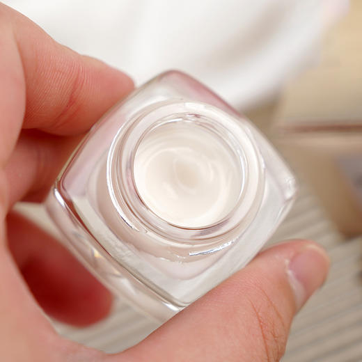 【3.8王炸割肉价】Dior迪奥花秘逆转眼霜提拉紧致淡纹黑眼圈5ml 商品图2