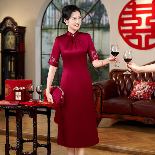 LHS-CB138新款高端喜婆婆婚宴旗袍 年轻新娘中式婚宴礼服 春夏季裙子 商品图1