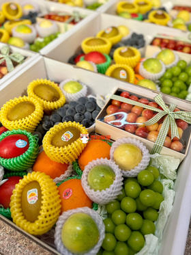 节日伴手礼*水果礼盒  品类丰富营养全面   礼送健康  水果随季节变化会有细微调整