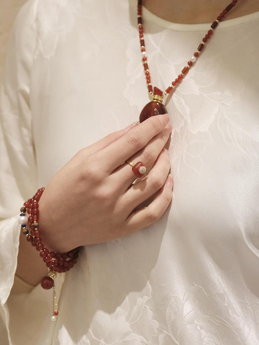 MELI&MOLI |红玛瑙中号福袋吊坠珍珠点缀红玛瑙珠串项链—五行之火 商品图6