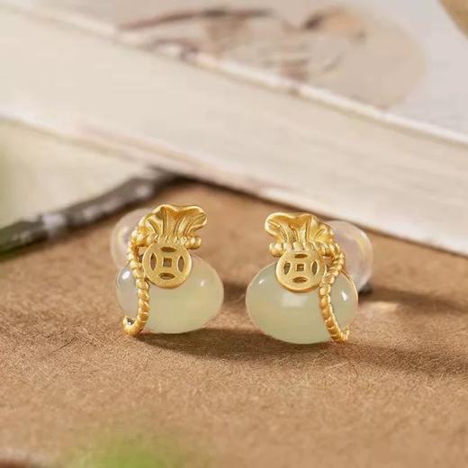 【敦煌小钱袋和田玉纯银耳钉】S925银镀金镶嵌和田玉 个性气质福袋钱袋 复古个性女耳钉 商品图3