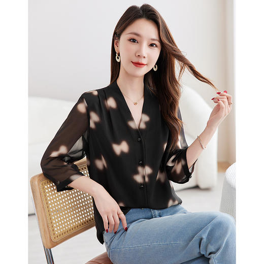 QS-12599336【实体档口女装】V领真丝衬衫女100％桑蚕丝长袖印花衬衣12599336 商品图1