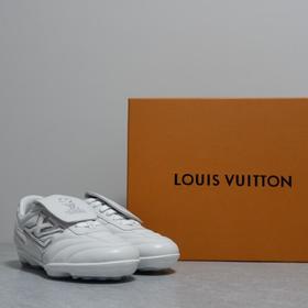 驴家情侣款休闲运动鞋足球鞋穿上就时髦精这款FootprintSoccer运动鞋（HC）