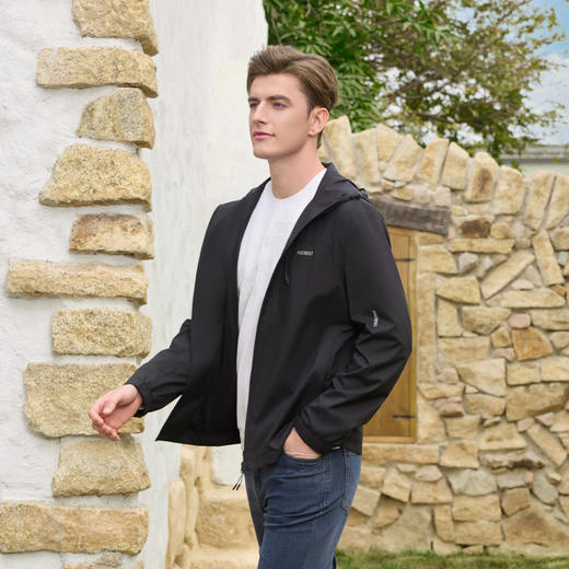 半身缘男装 秋季运动休闲黑色连帽夹克253112M01312032 商品图3