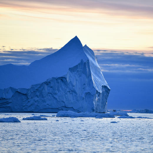 夏季格陵兰 | 追逐鲸影 午夜阳光与冰川交融的震撼色彩 8天7晚 商品图5