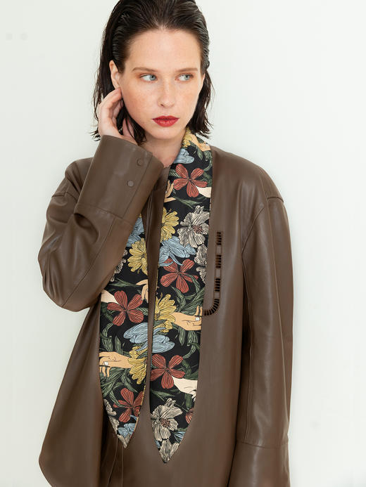 手语花飘带环保素皮外套 商品图3