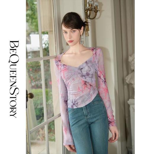 余潇潇【时光画布】2025早春新款显瘦修身扎染性感烫钻设计感上衣 商品图4