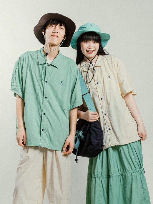 【出游季特惠】ACMEITEM爱棵米 户外情侣防晒衬衫吸湿速干透气宽松短袖衬衣男女GAG3230970A 商品图1