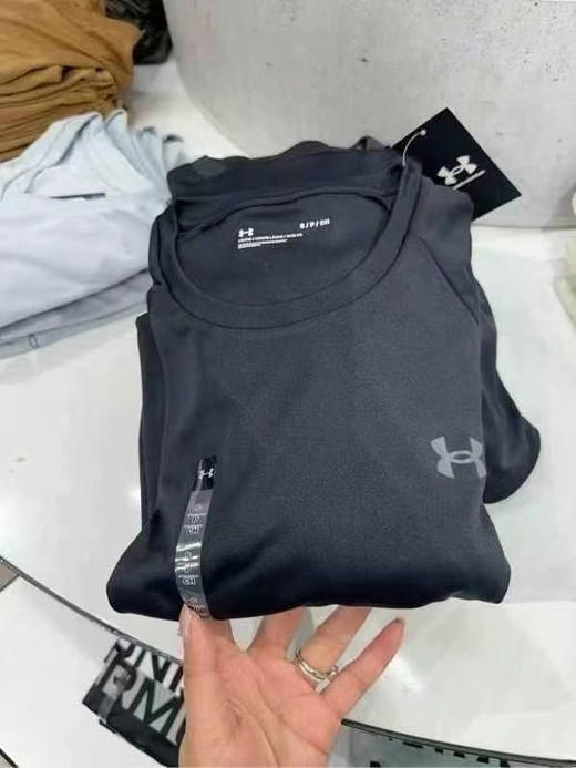 男士💰399/任意两件💥安德玛男款速干圆领短袖T恤，速干衣采用ISO-CHLL的冰感面料，让你在运动中保持干爽舒适～ 商品图8