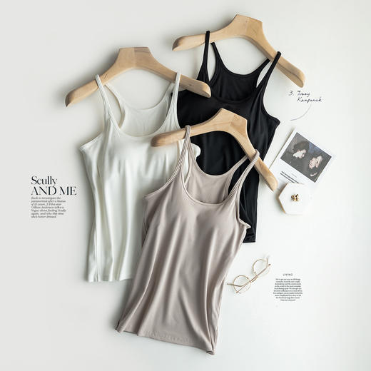 【带胸垫】纯色美背 背心打底衫 商品图1