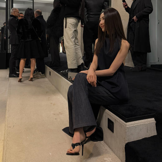 ROMI STUDIO“超模牛仔”100棉水洗高士线YKK微喇牛仔裤RW24AX81233 商品图2