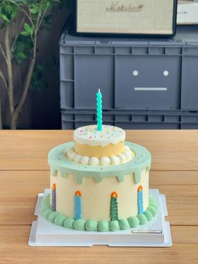 复古裱花小蜡烛蛋糕