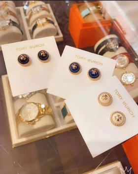 原单正品TORY BURCH 新款 半圆+金色logo款耳钉！四个色
青岛代工厂渠道
这款是四个颜色，全部18k镀金+抗过敏银针，品质特别好