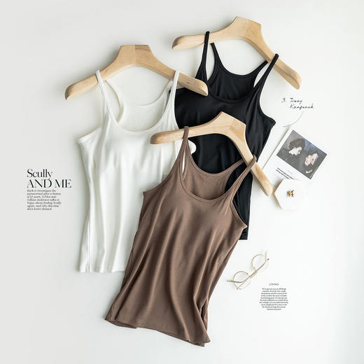 【带胸垫】纯色美背 背心打底衫 商品图0