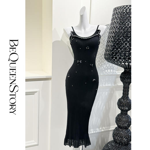 余潇潇【风姿美神】2025春装新款拼接欧根纱针织开衫&吊带长裙 商品图4