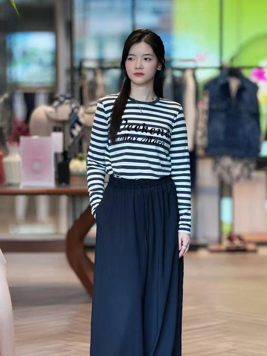 现货 THS-限时 max家 松弛衣橱感 极简风经典条纹字母长袖T恤 BH2567 商品图1