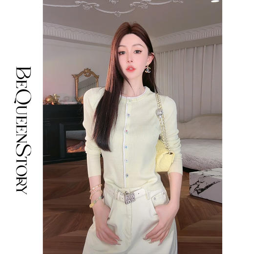 余潇潇【随性时光】2025春装新款舒适冰爽丝纱线定制扣子圆领针织衫 商品图0