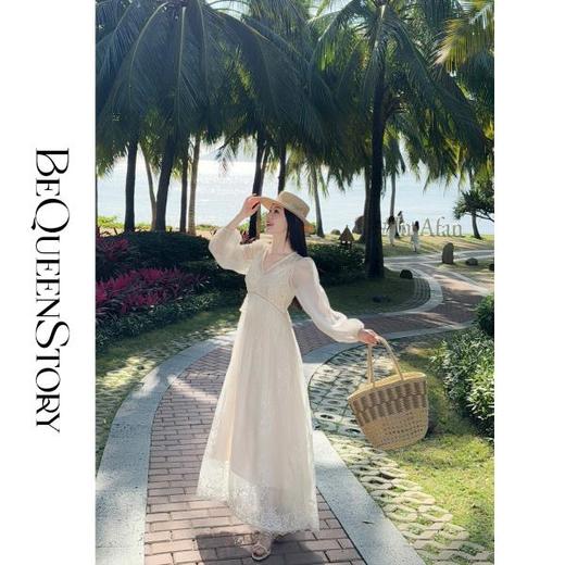 余潇潇【诗意绽放】2025春装新款重工精致钉珠花边V领绣花连衣裙 商品图4