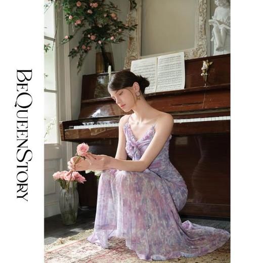 余潇潇【紫藤幻想】2025春装新款显瘦时尚浪漫优雅印花吊带连衣裙 商品图3